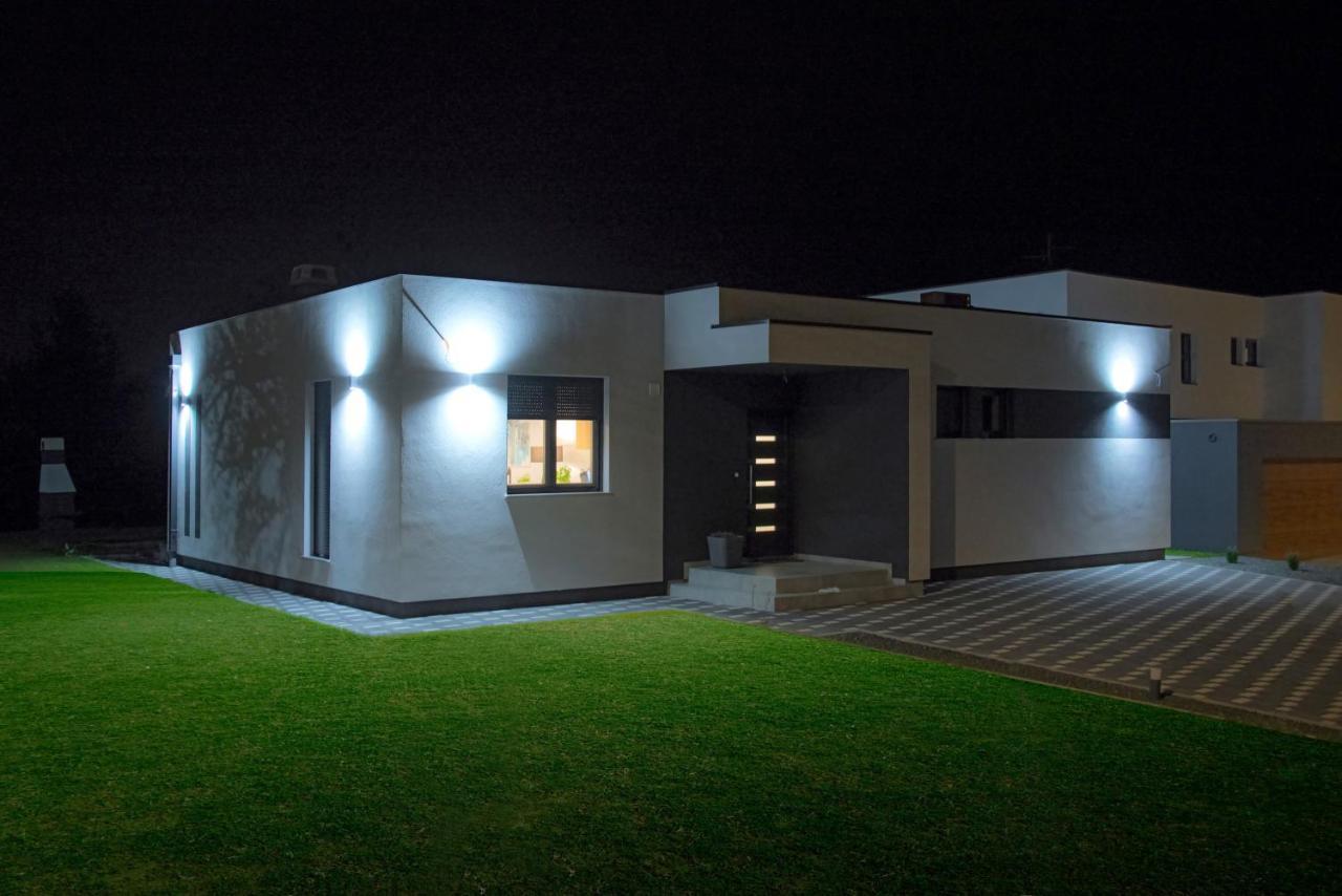 K Relax Place, Varazdinske Toplice, Modern Home With Sauna, Jacuzzi, Wifi Экстерьер фото